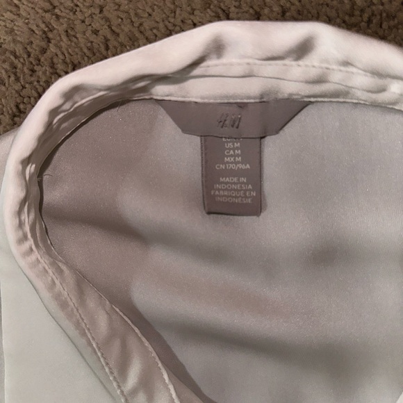 Oversized Button-down Off White Satin Blouse - Picture 2 of 4